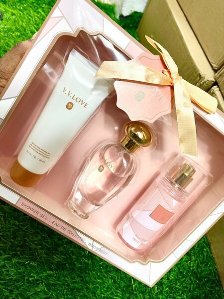 V.V.LOVE, HANNAH SECRET