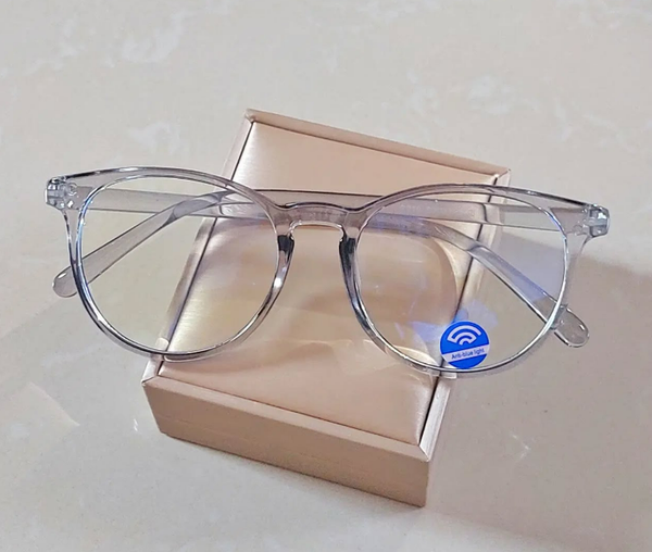 NEW IN: Optical frames with Anti-blue light available in the color shown 💞
