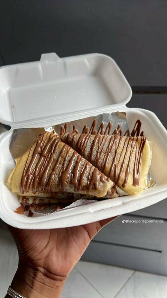 Crêpes roulées au chocolat