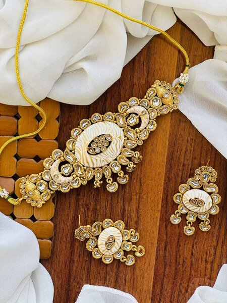 Ladies wedding set Necklace and earrings