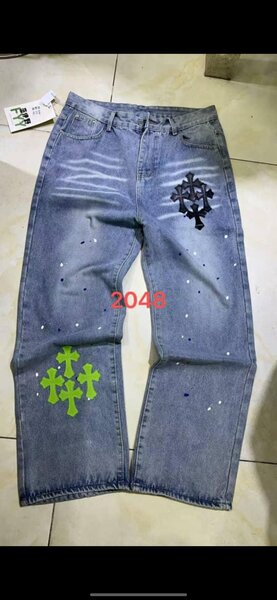Jeans délavés brodés