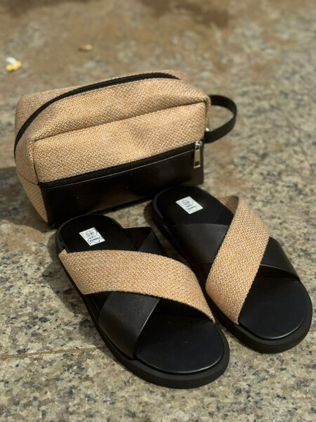 Sandales plates en cuir avec pochette