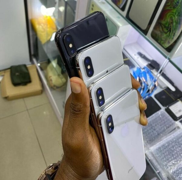 iPhone XS Max and iPhone 7plus