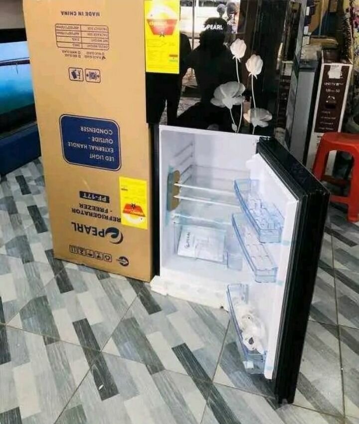 Doubledoor Glass Black Pearl Topfreezer PF-270IX Fridge