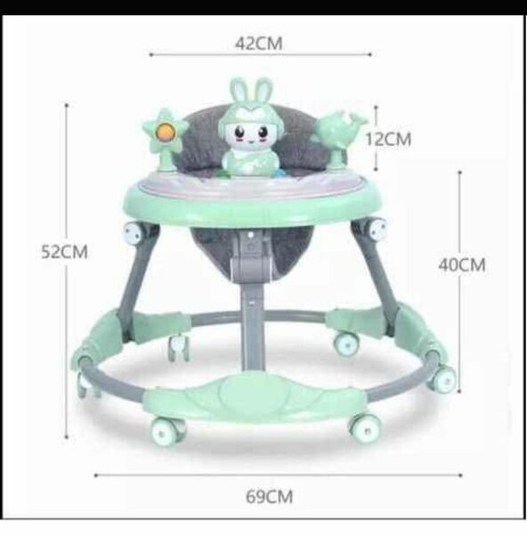 Promeneur bébé avec jouets