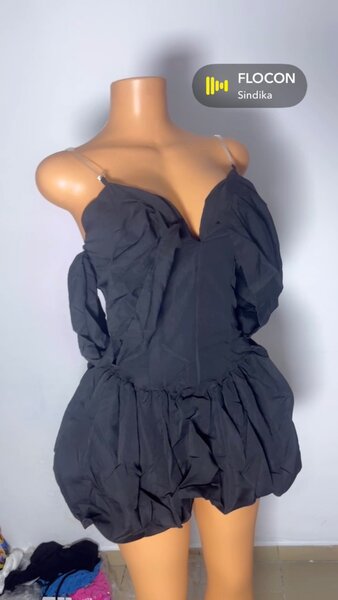 Robe Noire Chic