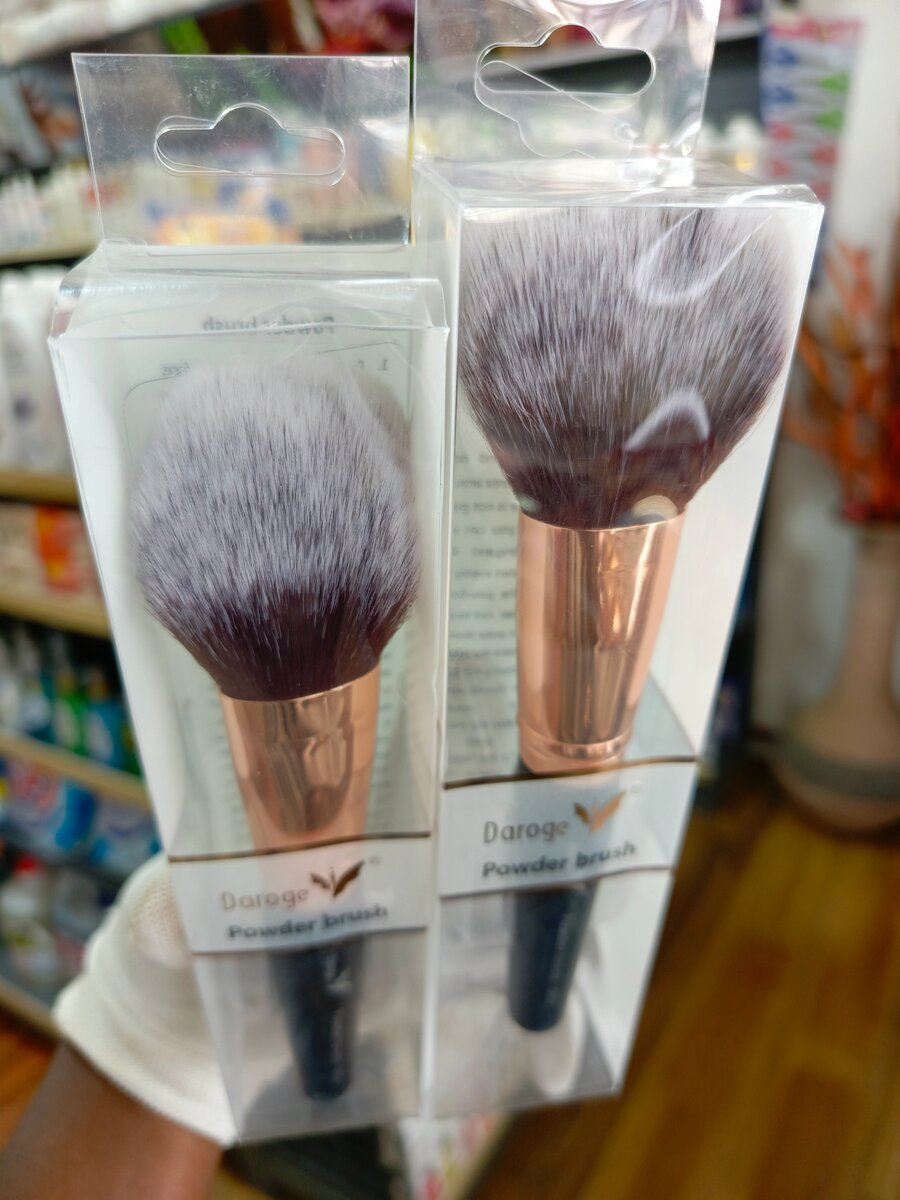 daroge round powder/foundation blending brush