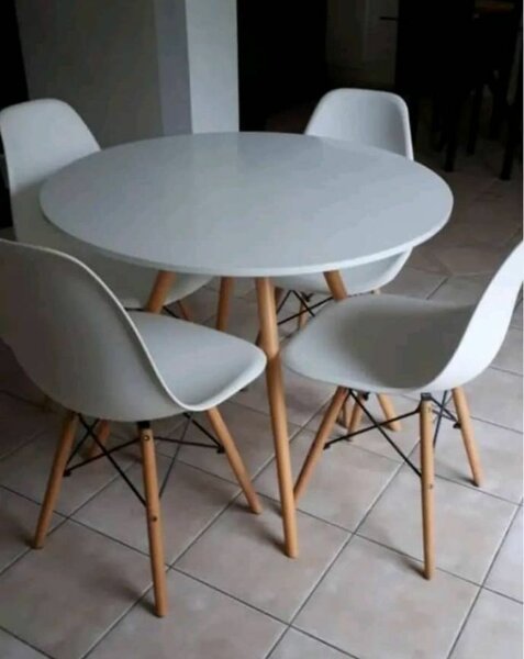 Table à manger moderne en bois et blanc