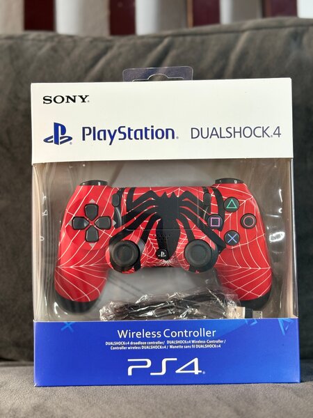 Manette PS4 sans fil Sony DualShock 4 Spider-Man