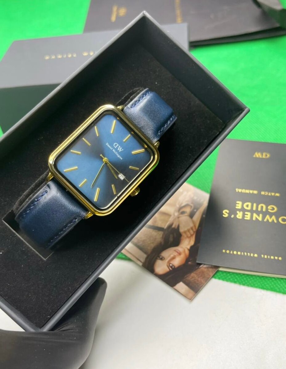 Montre Carrée Élégante Unisexe