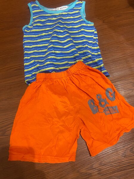 Lot de vêtements pour garçons