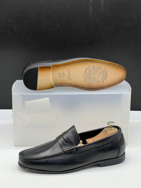 Mocassins en cuir noir élégants