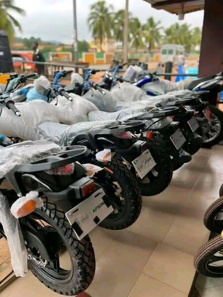 Moto électrique Royal - livraison gratuite