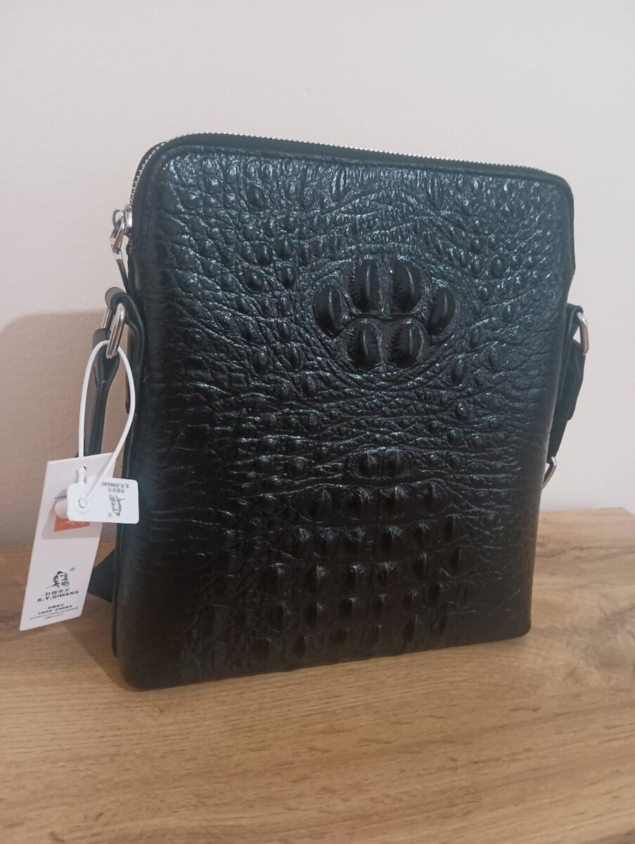 Барсетка виде крокодильей кожи