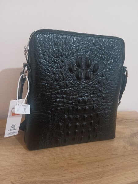 Барсетка виде крокодильей кожи