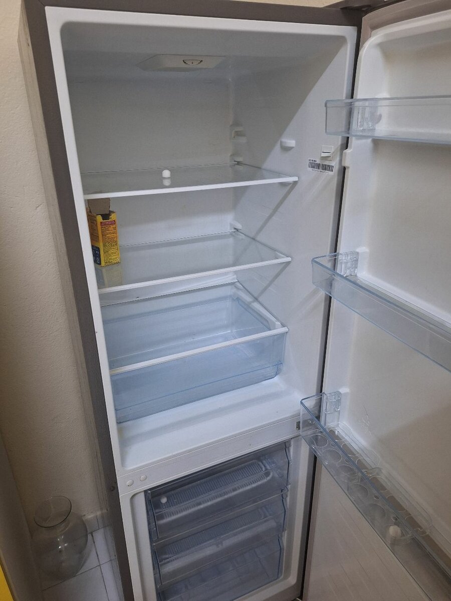 Réfrigérateur combiné moderne