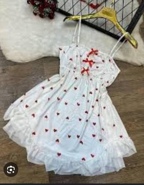 Robe nuit blanche cœurs