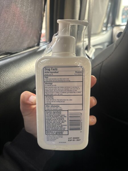 Cera ve acne cleanser