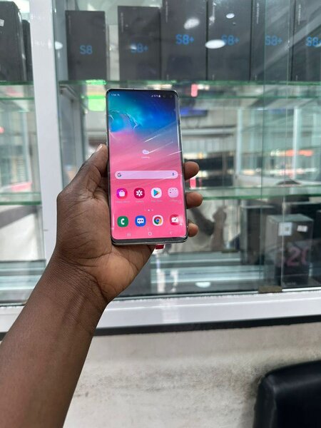 Samsung S10+ 128/8 dual SIM quasi neuf