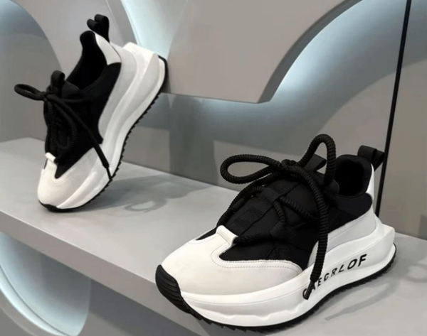 Baskets Noires et Blanches