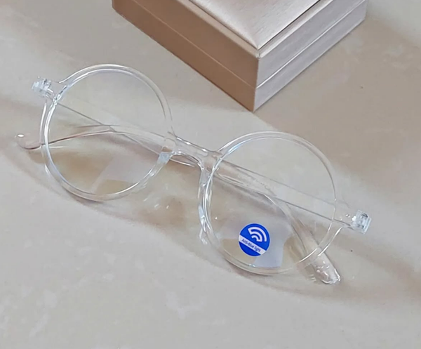 NEW IN: Optical frames with Anti-blue light available in the color shown 💞