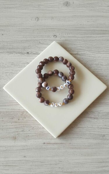 Bracelet perle bois marron avec lettres