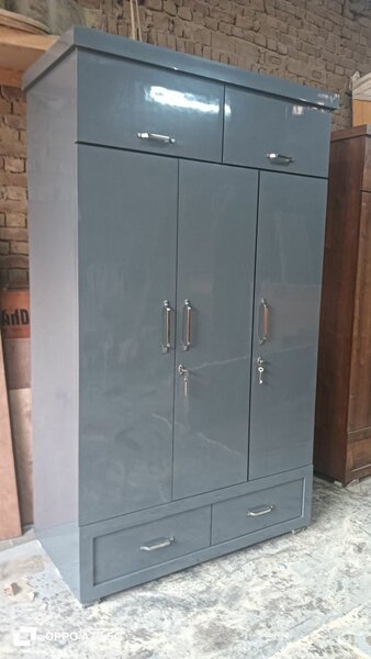 Armoire métallique spacieuse