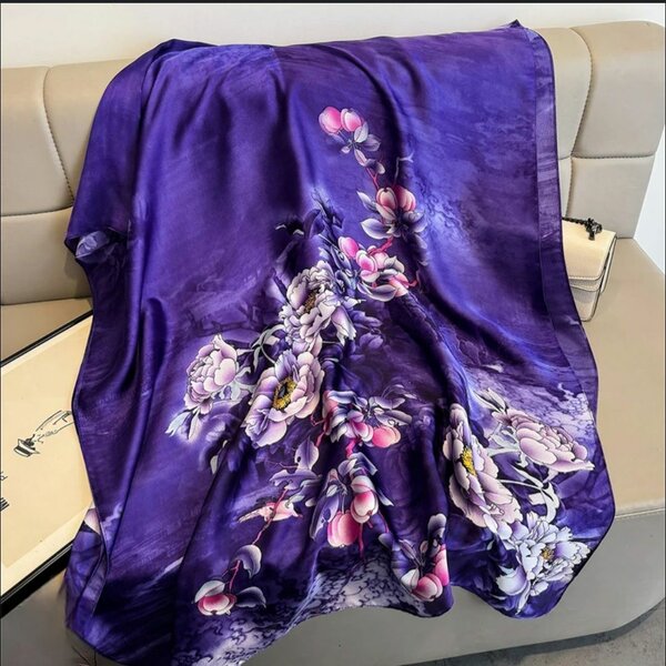 Foulard  en soie florale