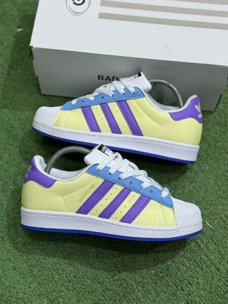 Chaussures colorées en cuir