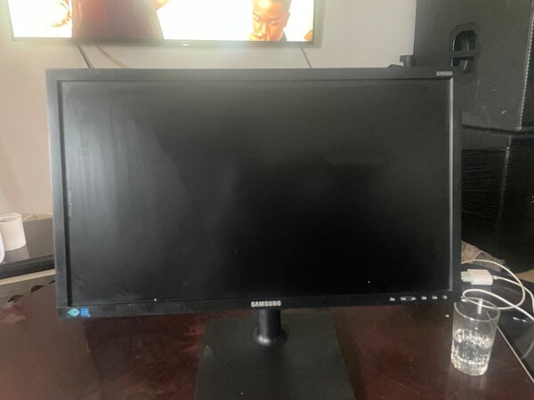 Moniteur Samsung 24 pouces Full HD