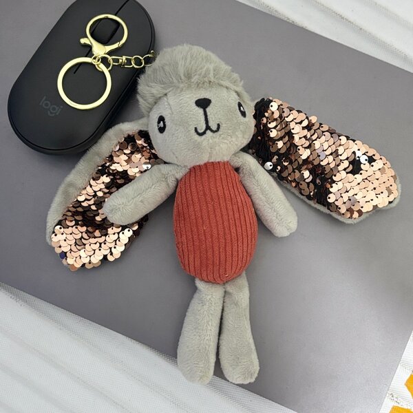 Porte-clés poupée en peluche