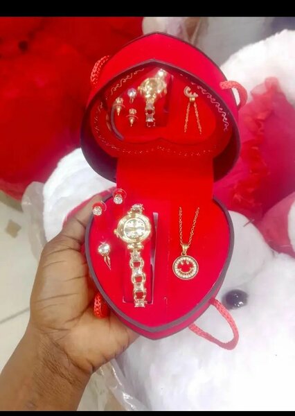 Ensemble de bijoux en forme de coeur