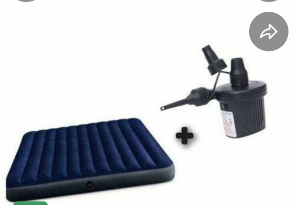 Matelas gonflable avec pompe