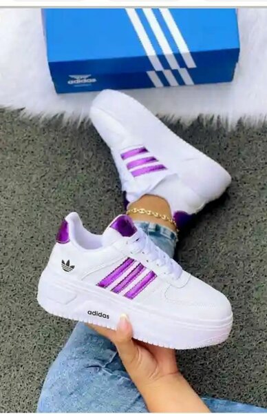 Baskets Adidas femmes blanches