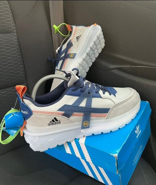 Chaussures de sport tendance Adidas