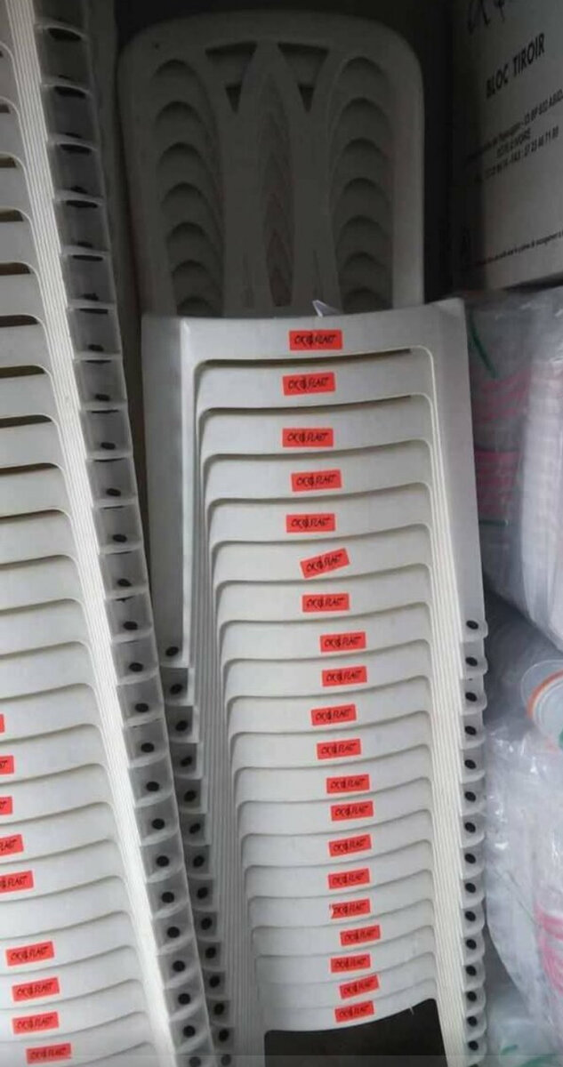 Chaise empilable en plastique