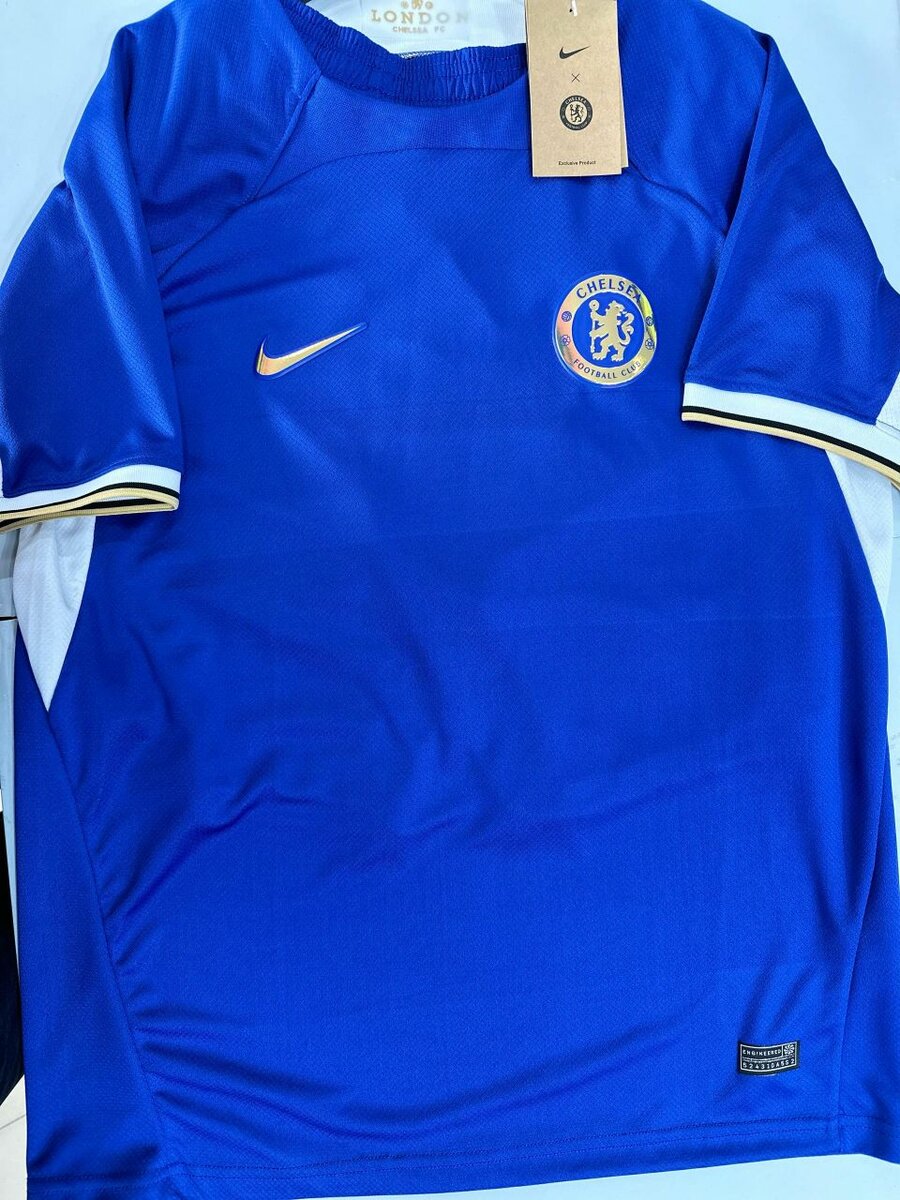 Врозлые футбольные формы