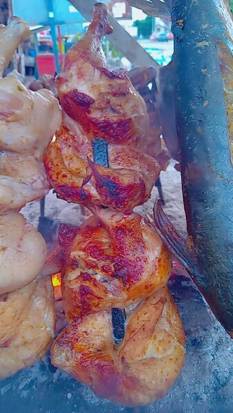 Poulet et poisson piqués