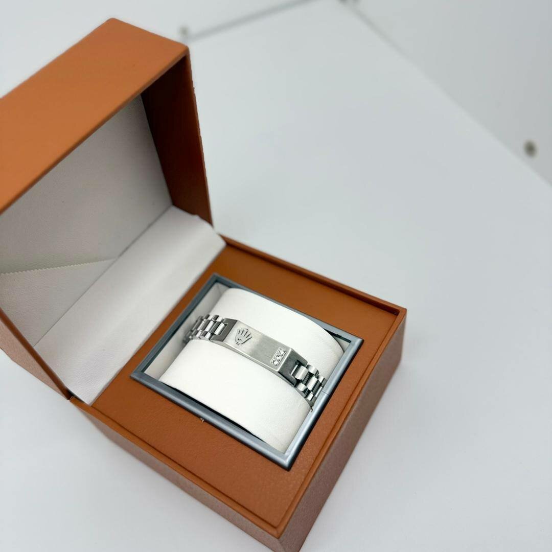 Elegant Metal Bracelet