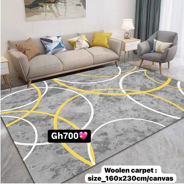 Woolen carpet with print