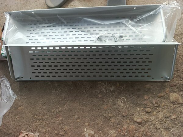 Grille métallique perforée pour ventilation