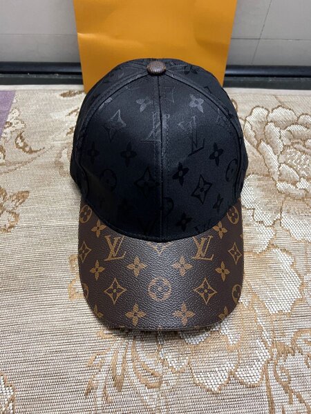 Casquette Louis Vuitton luxe pour homme