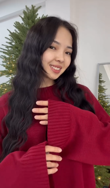 Женская красная кофта