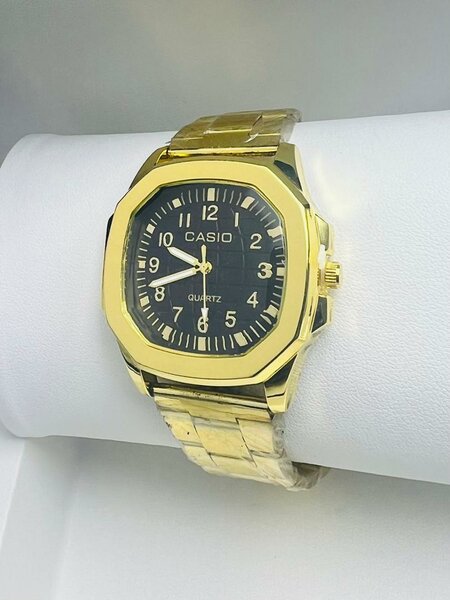 Montre Dorée Casio Classique