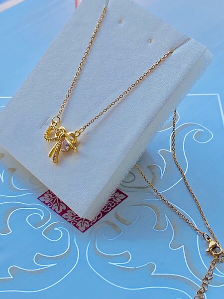 Radiant Ladies Necklace