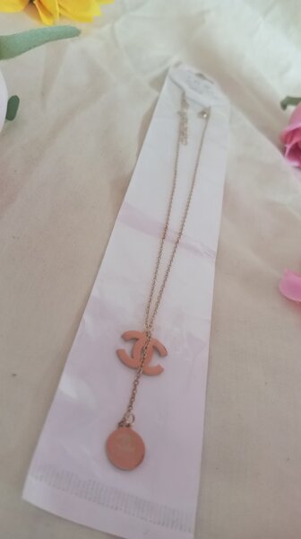 Collier pendentif élégant