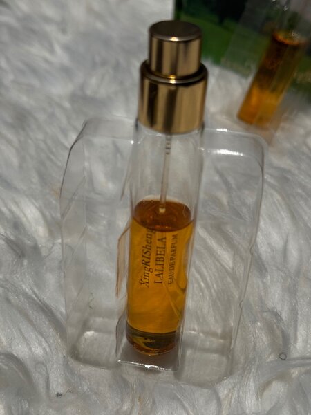 Puré American rose perfume