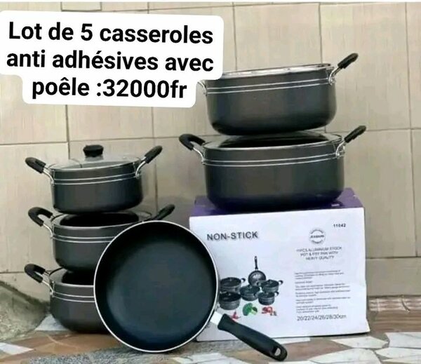 Lot de 5 casseroles antiadhésives avec poêle
