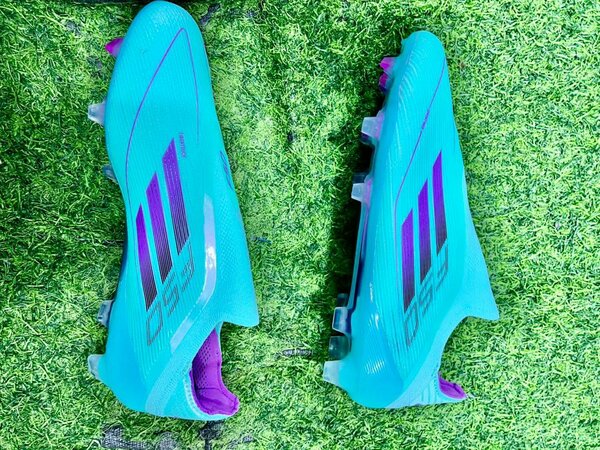 Chaussures de football légères