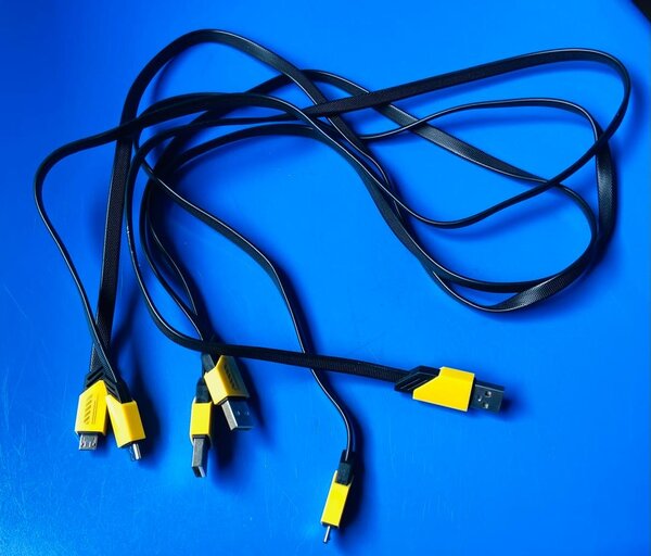 Câble de charge multi-USB